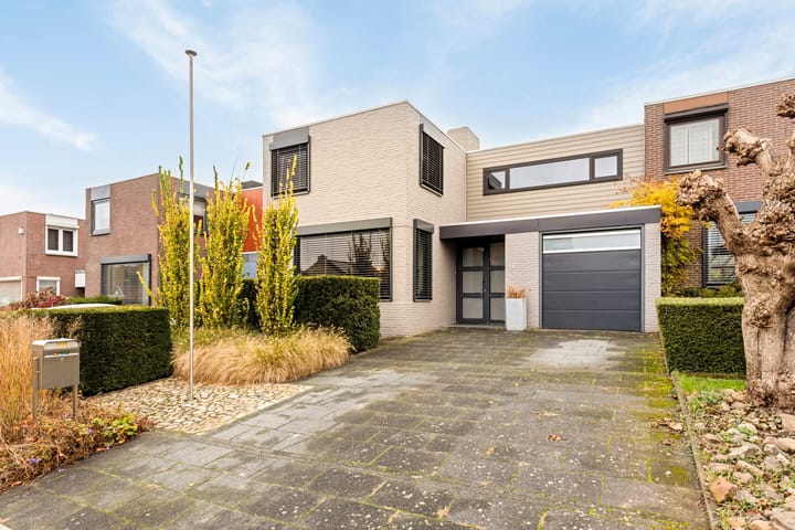 Foto 1 van Burgemeester Smeetsstr 17