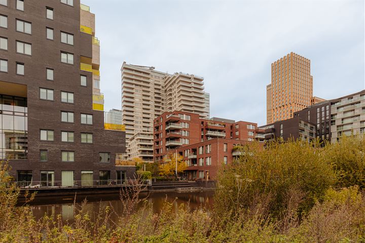 Bekijk foto 35 van Leonard Bernsteinstraat 80-A