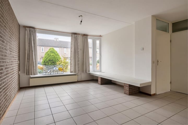 Foto 2 van Korenbloemstraat 12