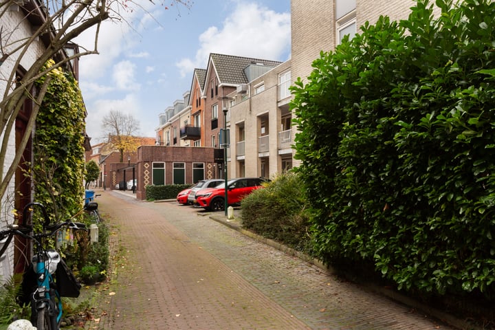 View photo 43 of Jan de Bakkerstraat 21-G