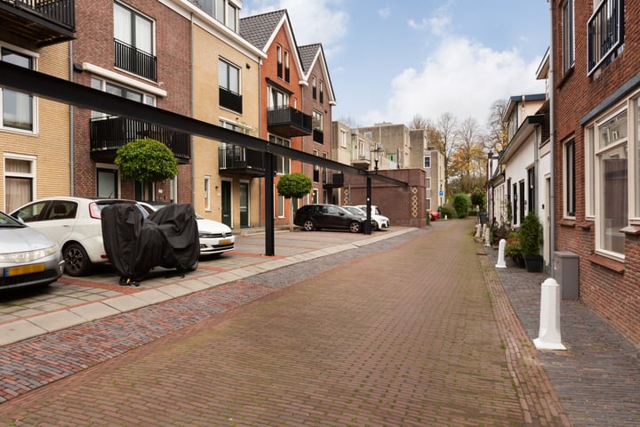 View photo 44 of Jan de Bakkerstraat 21-G