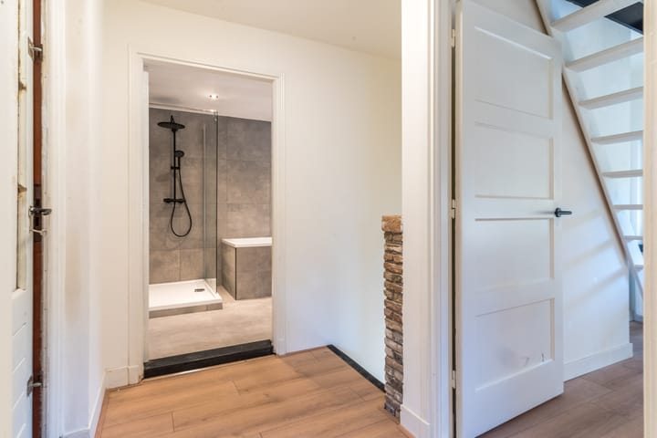 Foto 18 van Burgemeester van der Klokkenlaan 1