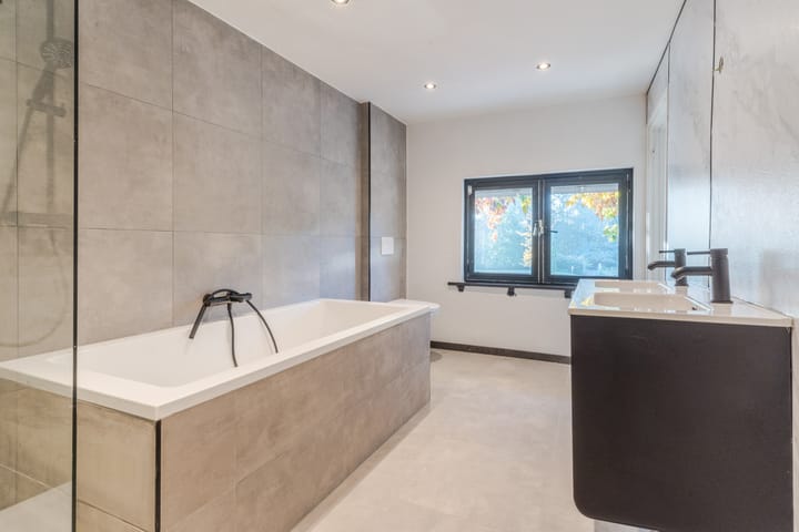 Foto 23 van Burgemeester van der Klokkenlaan 1