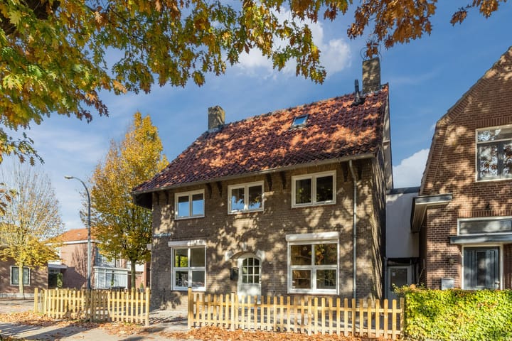 Foto 30 van Burgemeester van der Klokkenlaan 1