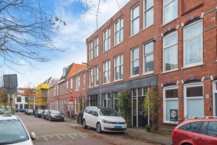 View photo 2 of Kloosterstraat 64