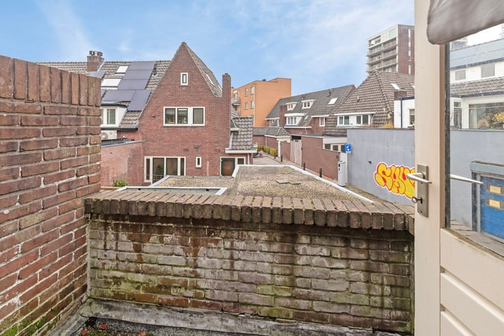 View photo 12 of Prins Bernhardstraat 35