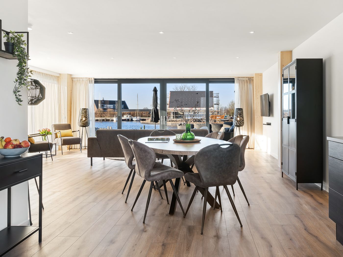 Photo 5 of Eijzengapaed 6-10