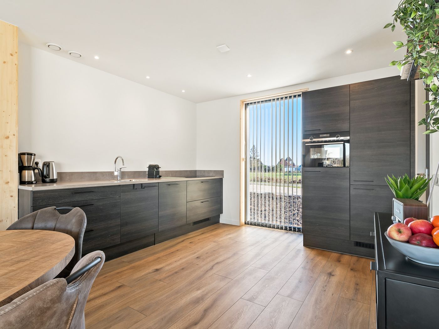 Photo 6 of Eijzengapaed 6-10