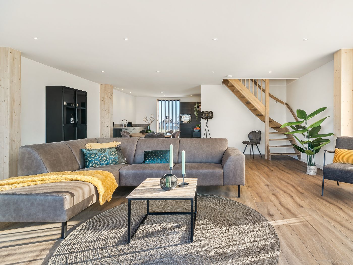 Photo 12 of Eijzengapaed 6-10