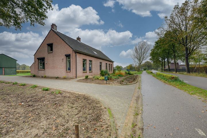 View photo 48 of Bredasebaan 19