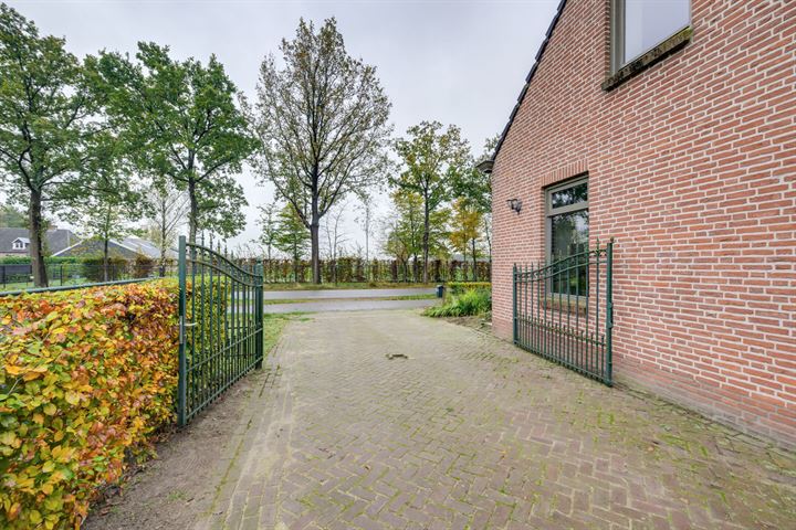 View photo 50 of Bredasebaan 19