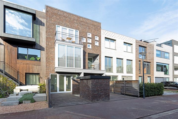 View photo 1 of Chris van Abkoudestraat 21