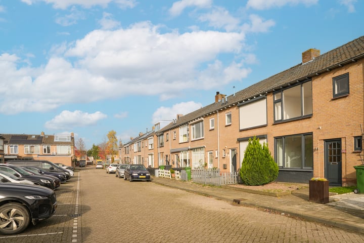 Bekijk foto 19 van De Huterstraat 35