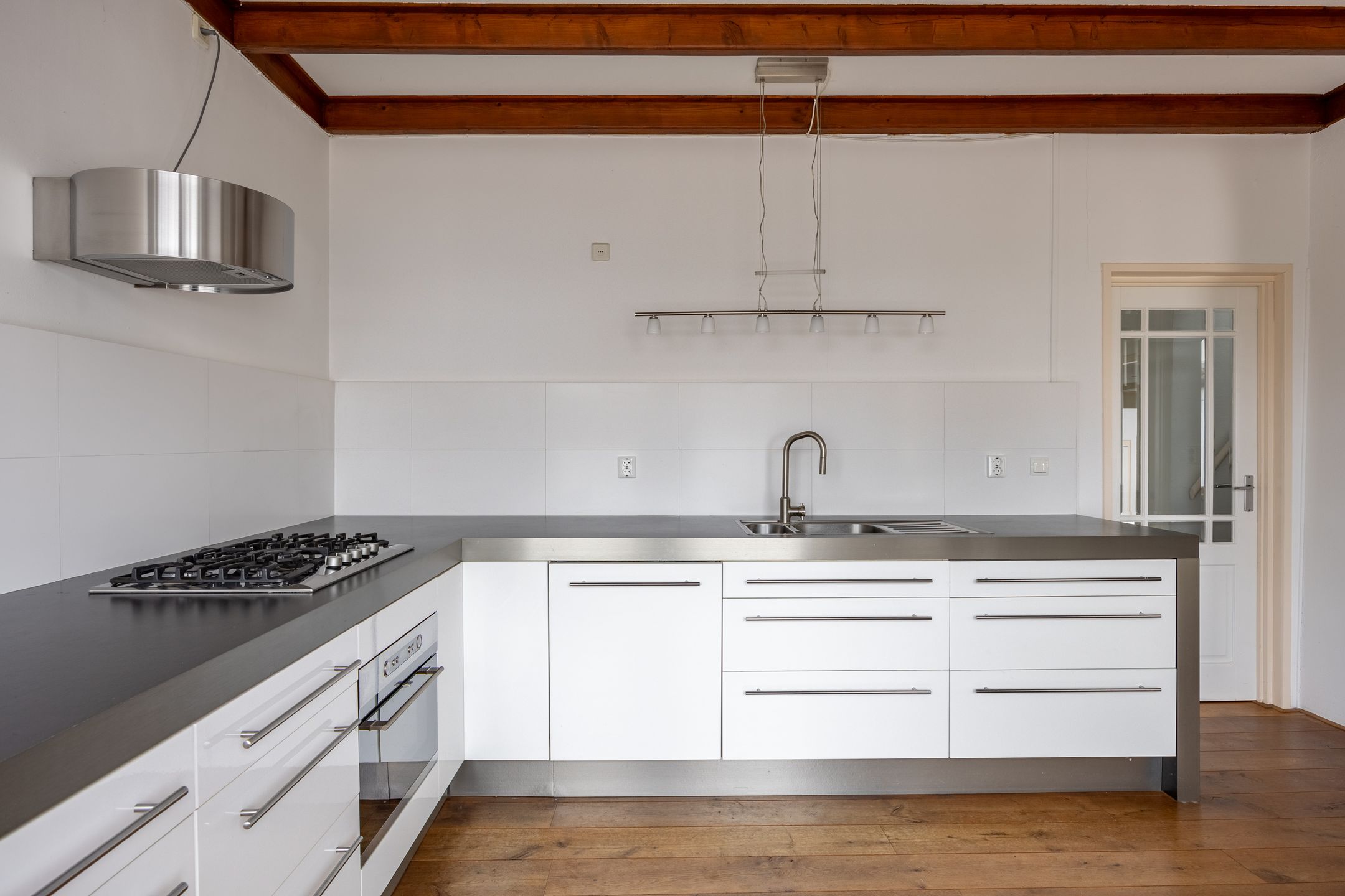 Photo 12 of Hoofdstraat 28