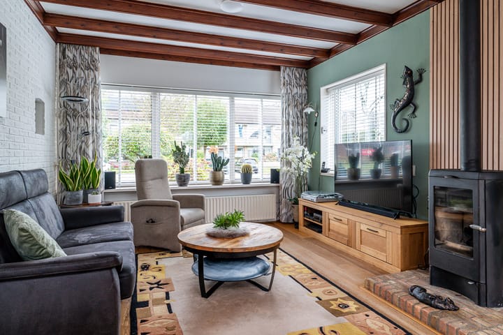 Foto 3 van Easter Omwei 36