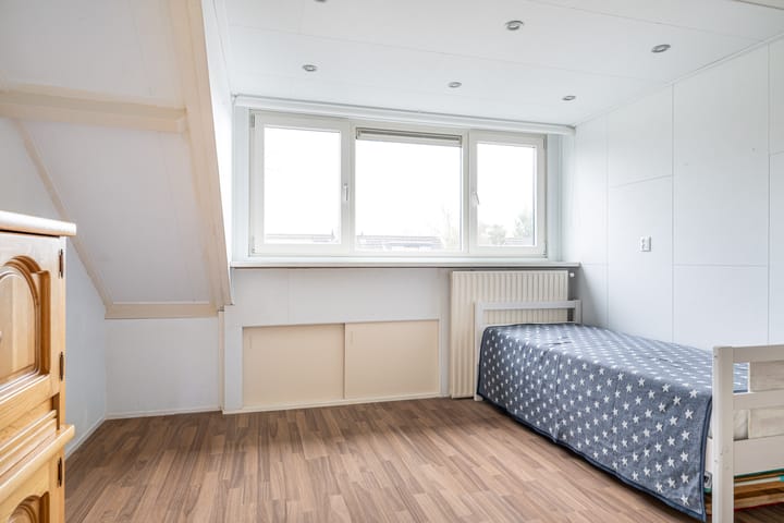 Foto 31 van Easter Omwei 36