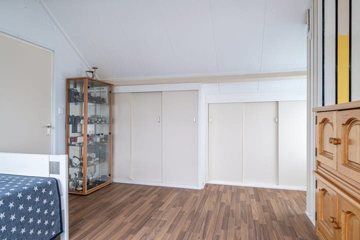 Foto 32 van Easter Omwei 36