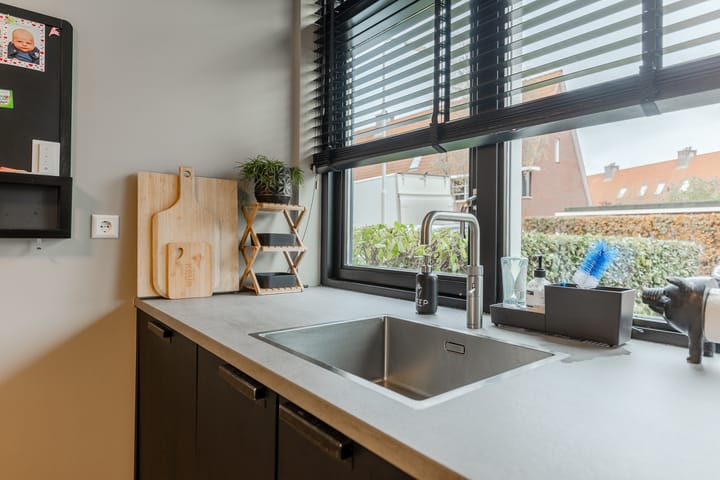 Photo 16 of H. Reptonstraat 54