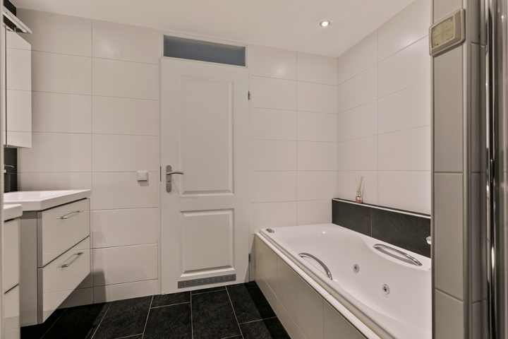 Foto 4 van Wijnruit 13