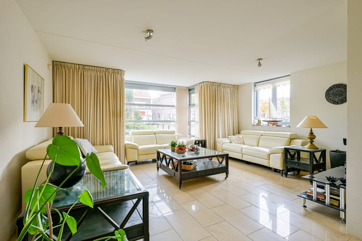 Foto 4 van Oosterstraat 2