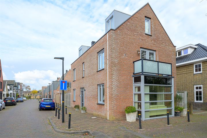 View photo 32 of Oosterstraat 2