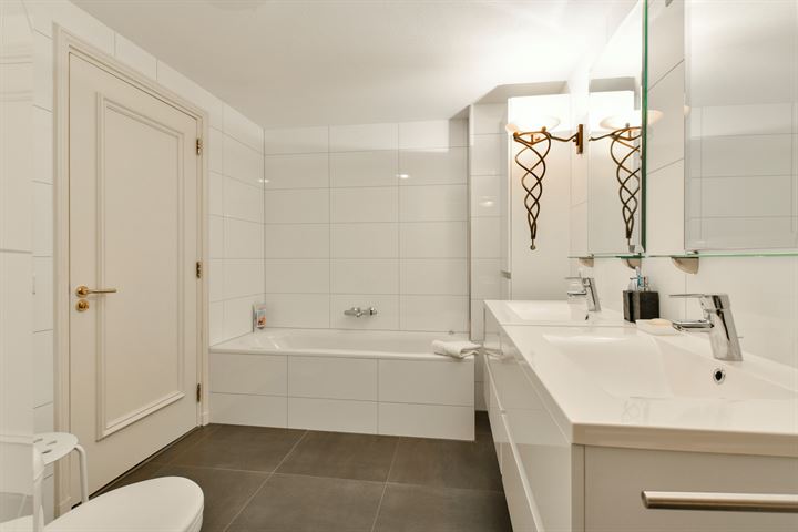 View photo 16 of Herengracht 528-F