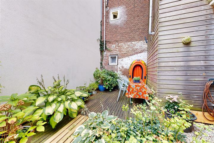 View photo 9 of Laing's Nekstraat 61-H