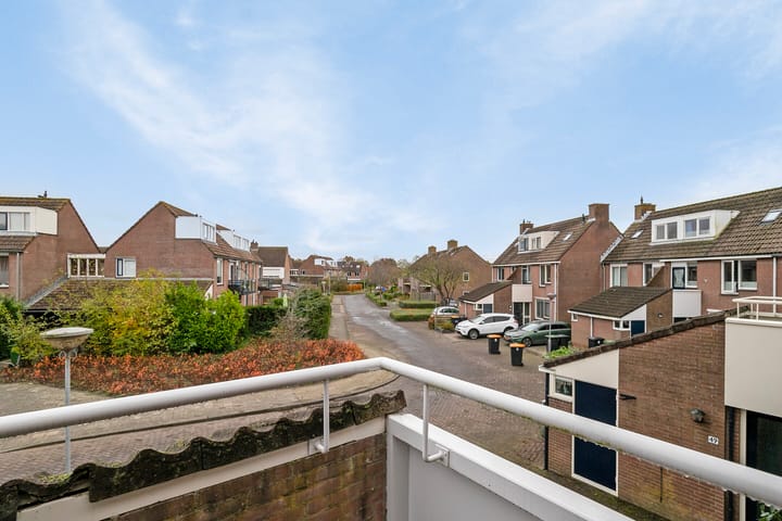 Photo 40 of Schouwenbank 51