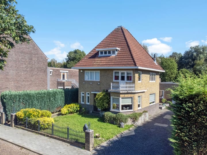 Foto 1 van Burg. Slanghenstraat 17