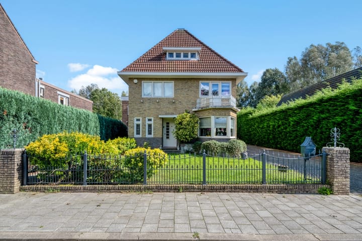 Foto 2 van Burg. Slanghenstraat 17