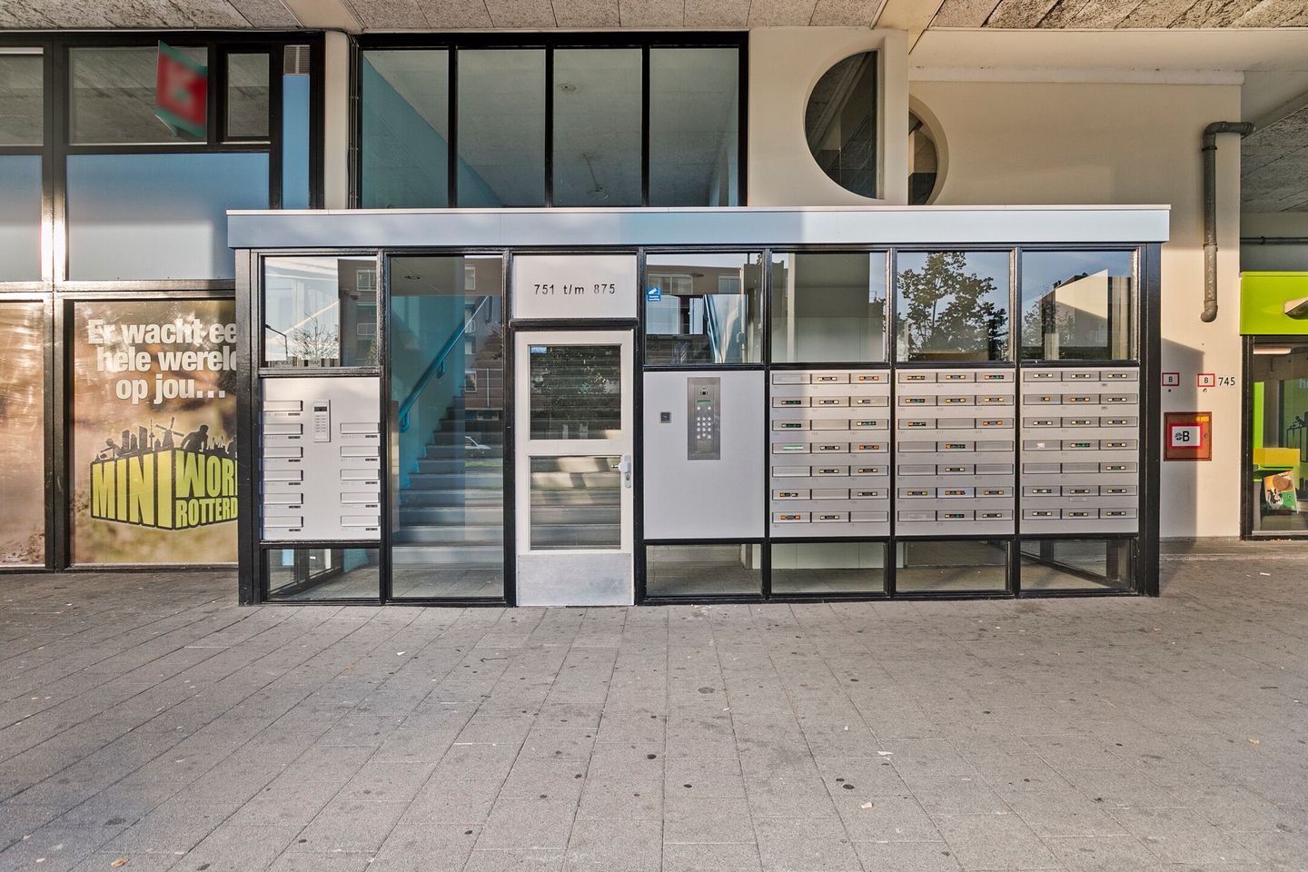 Photo 5 of Weena 801