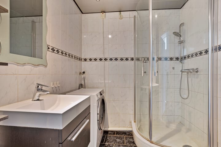 Photo 18 of Weena 801