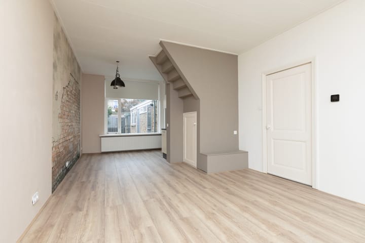 Foto 6 van 2e Hollandiastraat 30