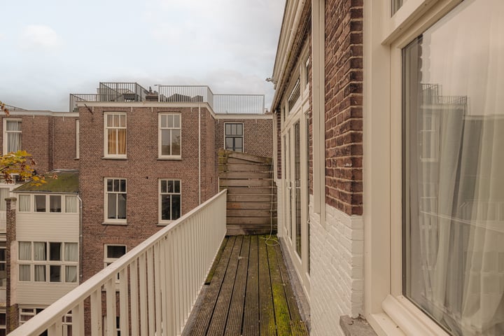 View photo 21 of Nicolaas Maesstraat 71-2