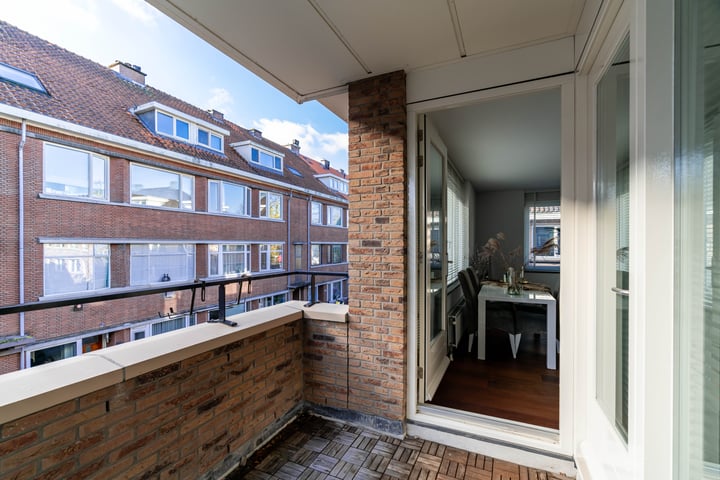 View photo 14 of Graaf Florisstraat 31