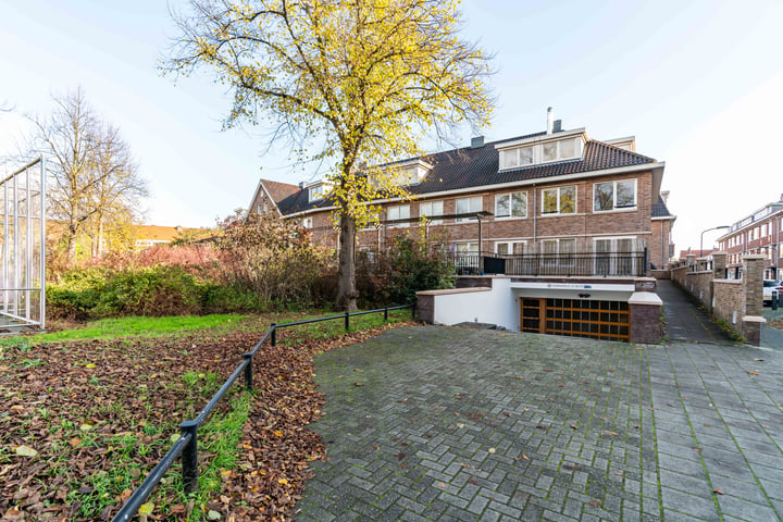 View photo 28 of Graaf Florisstraat 31