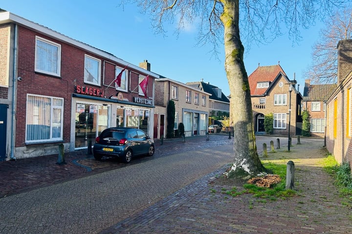 Julianastraat 2, Leende