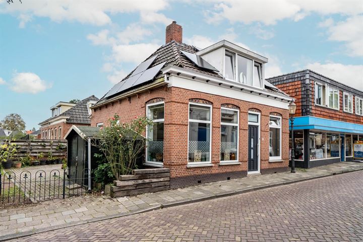 Stationsstraat 32