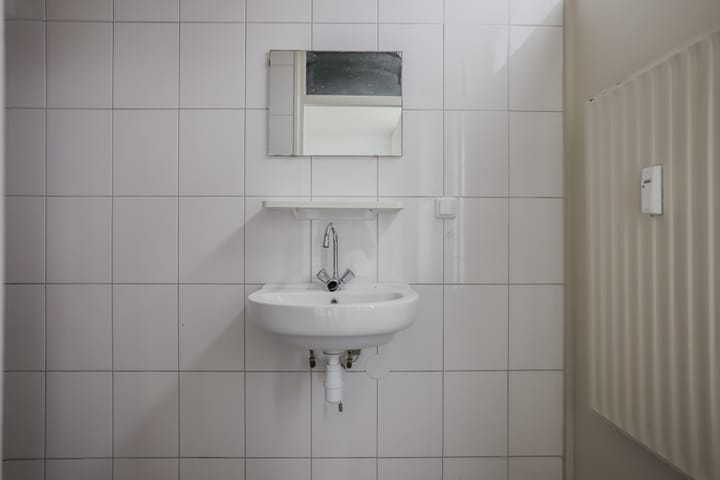 Photo 12 of Willem van Alcmadestraat 7