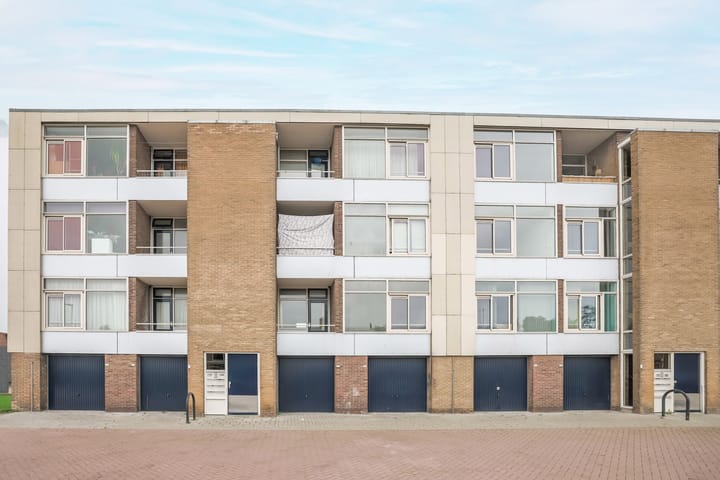 Photo 16 of Willem van Alcmadestraat 7