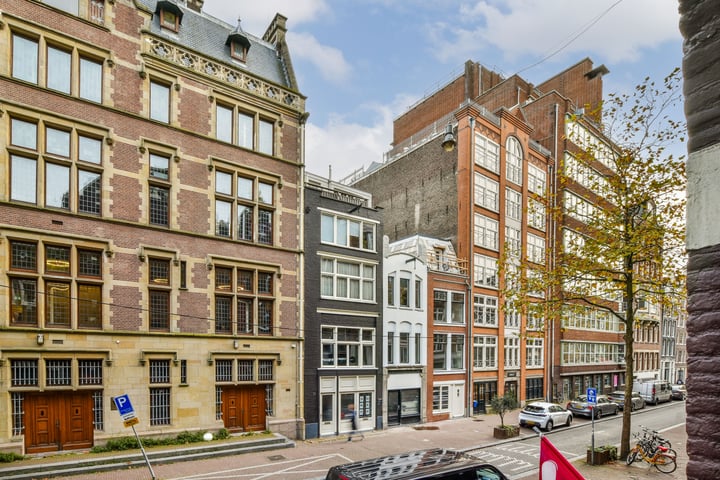 View photo 12 of Spuistraat 74-B