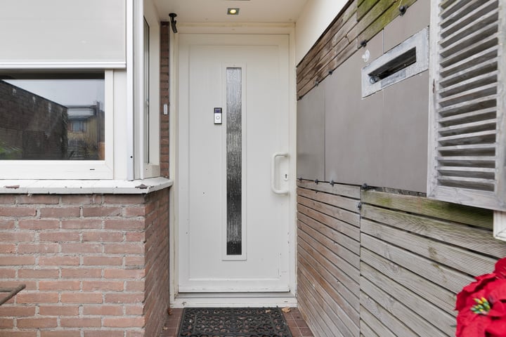 Bekijk foto 32 van Lijsterbesstraat 56