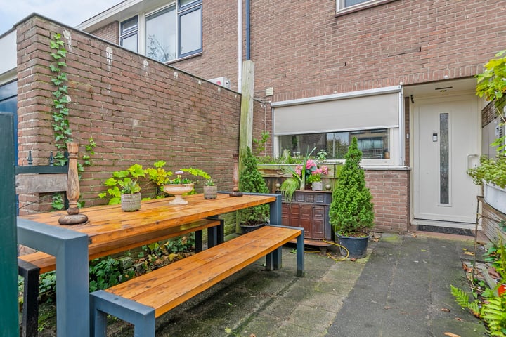 Bekijk foto 33 van Lijsterbesstraat 56