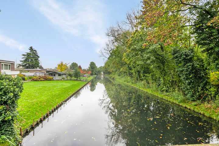 Bekijk foto 38 van Lijsterbesstraat 56