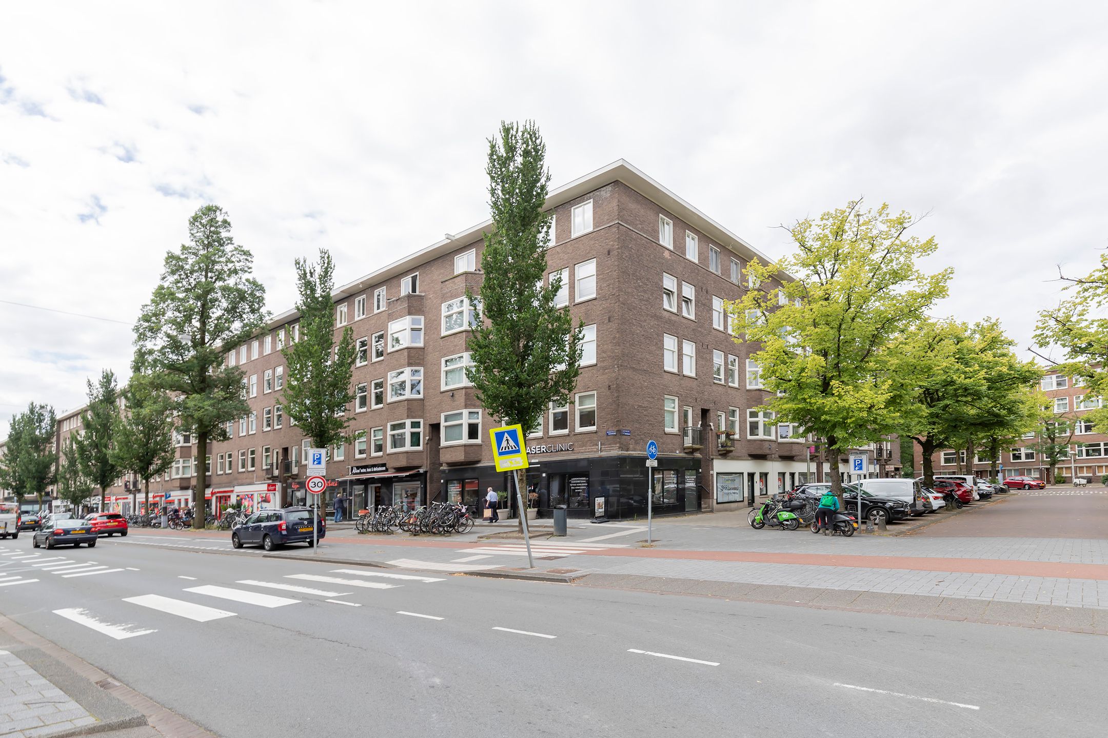 Photo 33 of Hunzestraat 118-H