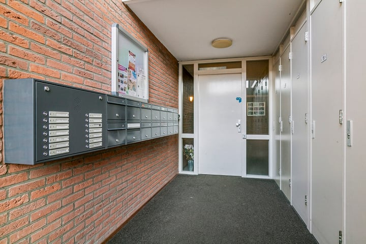 View photo 9 of Weidestraat 19