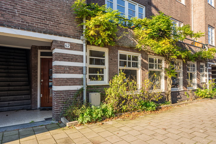 Bekijk foto 1 van Leimuidenstraat 42-H