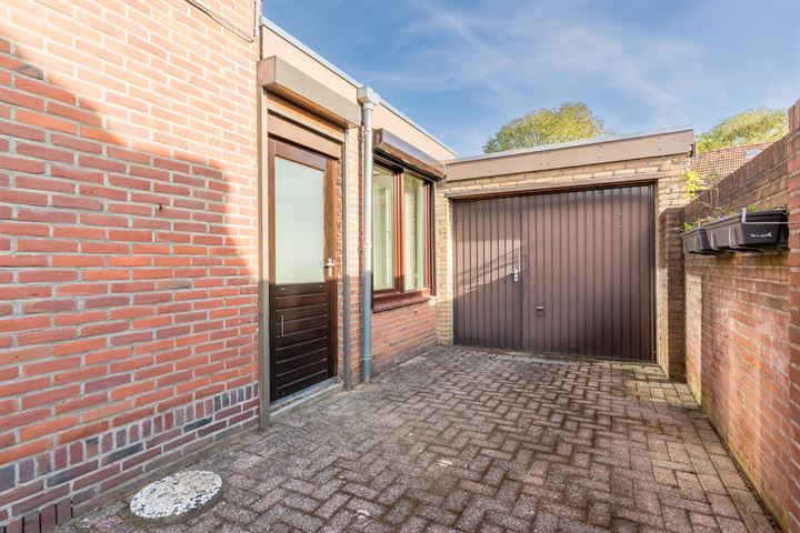 Bekijk foto 38 van Klaproosstraat 8