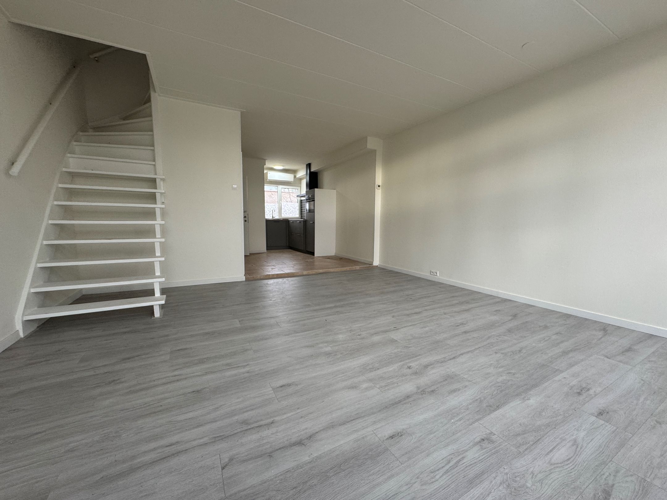 Photo 3 of Beneluxstraat 57