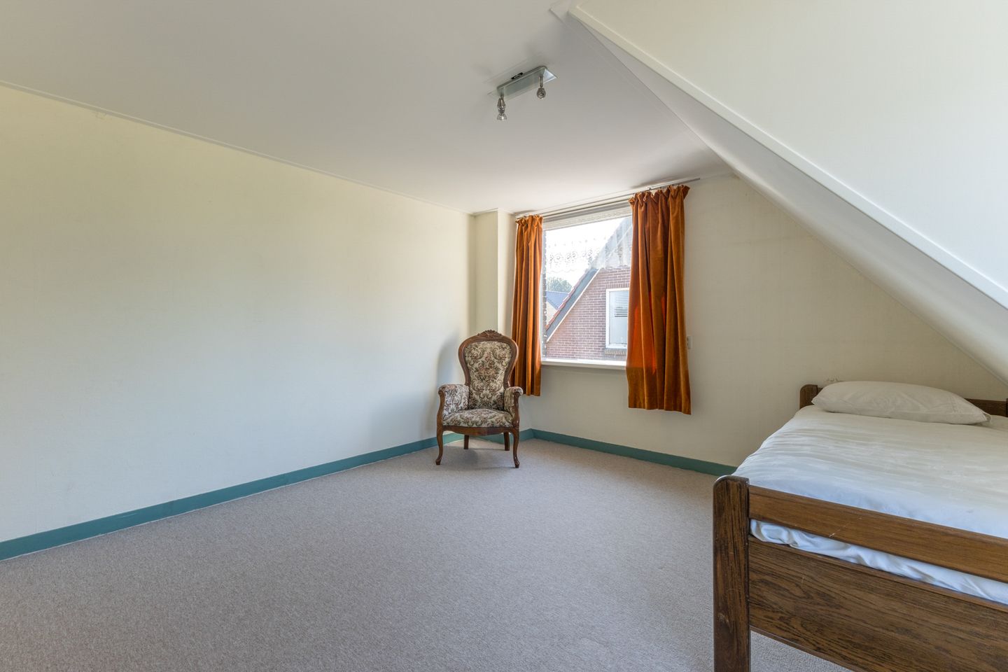 Photo 19 of Hofland 136